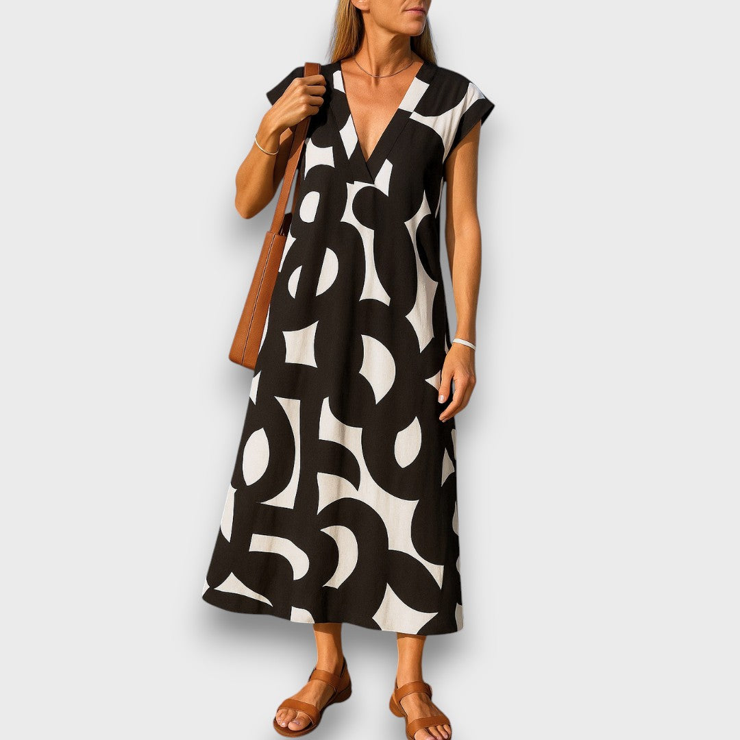Linae | Airy Dress with V-Neck
