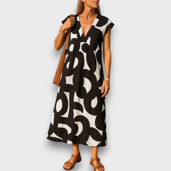 Linae | Airy Dress with V-Neck