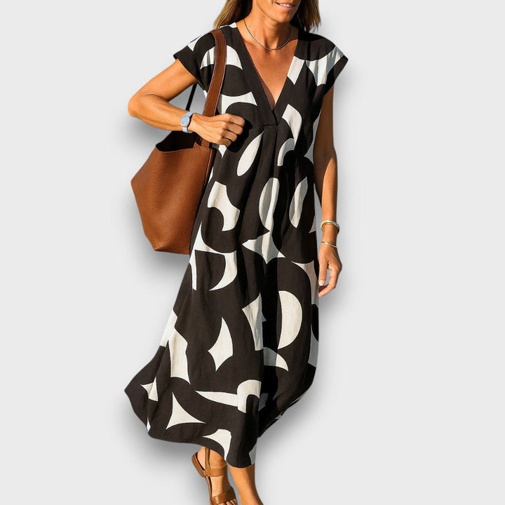 Linae | Airy Dress with V-Neck